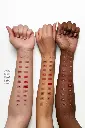 Golden Rose 3D Mega Shine Lipgloss-hand.webp