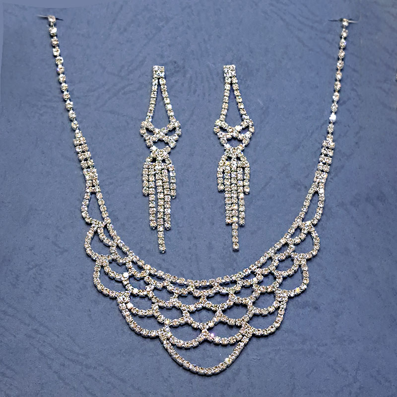 نیم ست زنانه تیتانیوم طرح جواهر کد w-se-12