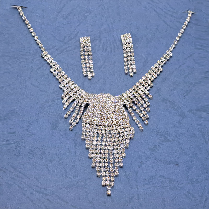 نیم ست طرح جواهر تیتانیوم کد w-se-294