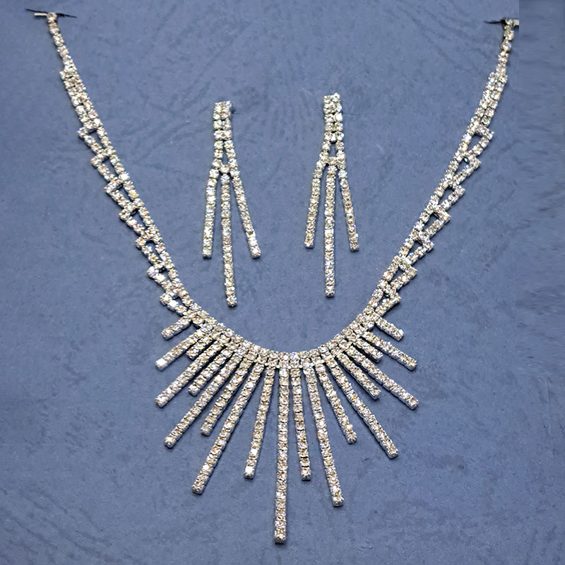 نیم ست طرح جواهر تیتانیوم کد w-se-299