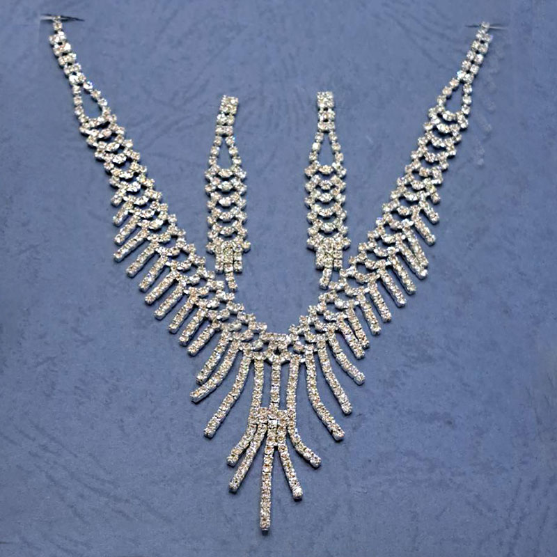 نیم ست طرح جواهر تیتانیوم کد w-se-300