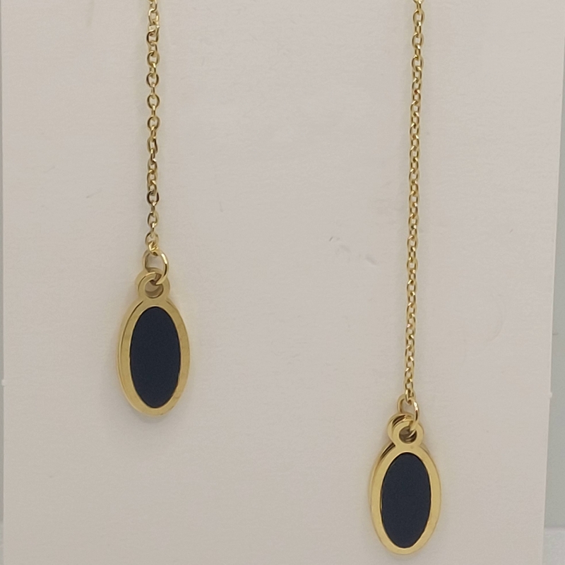 گوشواره بخیه ای مدل بیضی نگین مشکی