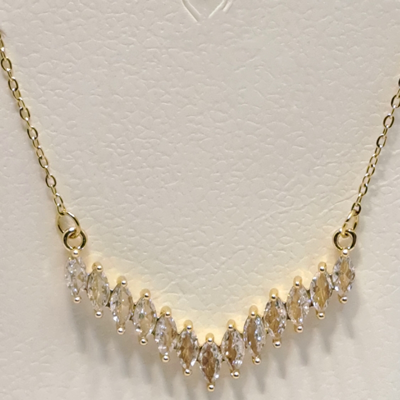 گردنبند نگین دار