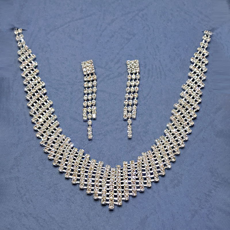 نیم ست زنانه تیتانیوم طرح جواهر کد w-se-06