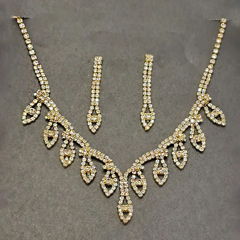 نیم ست زنانه تیتانیوم طرح جواهر کد w-se-10