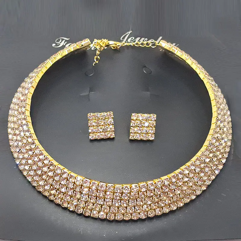 نیم ست زنانه مدل طوق نگین دار 5 رج تیتانیوم کد w-se-297