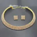 نیم ست زنانه مدل طوق نگین دار سه رج تیتانیوم کد w-se-295 - رنگ طلایی