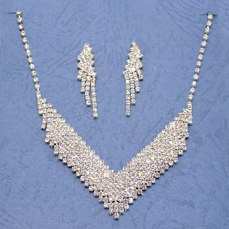 نیم ست طرح جواهر تیتانیوم کد w-se-302